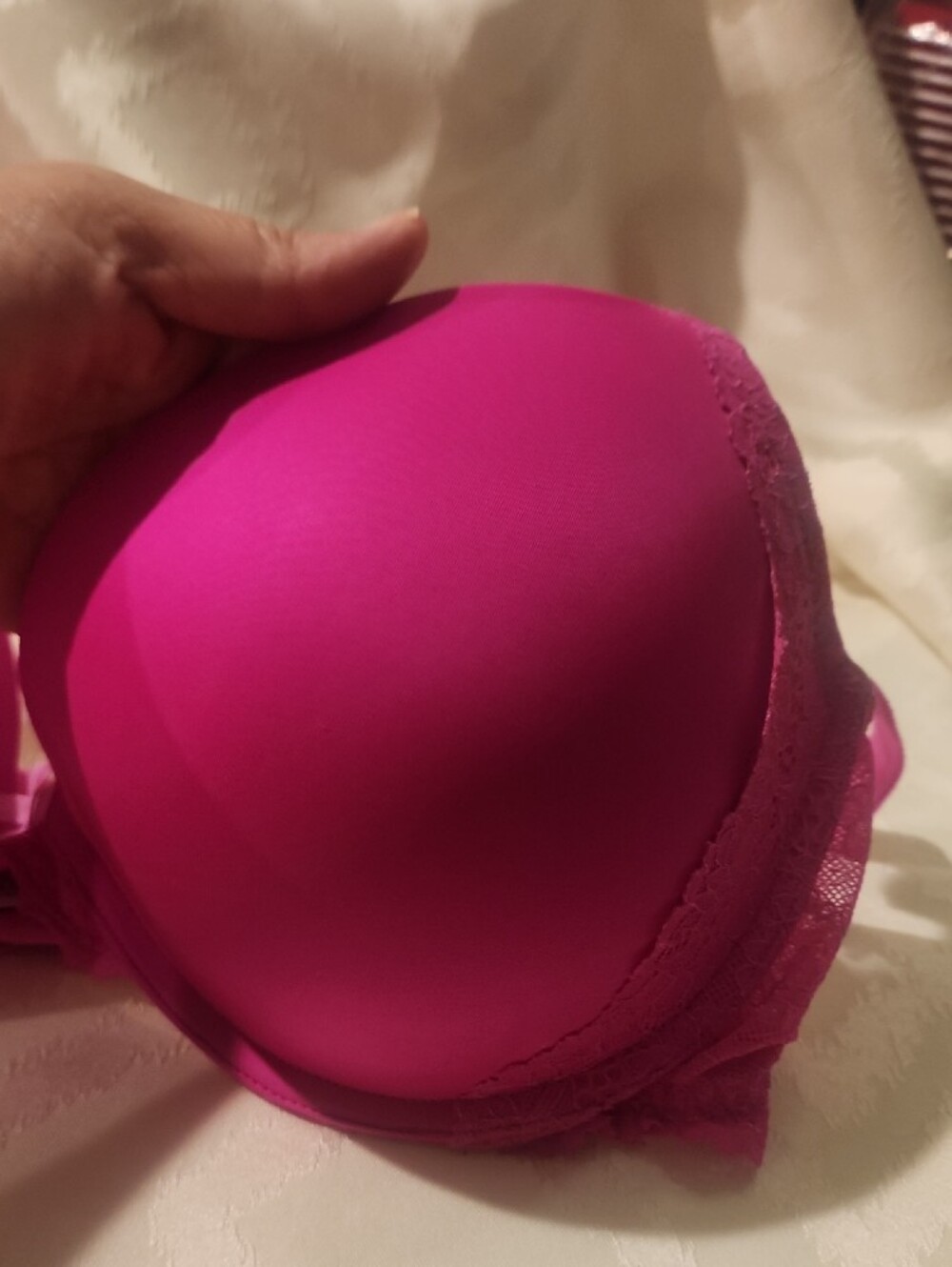 Victoria's Secret Fuchsia Push-Up Bra - Picture 4 of 11